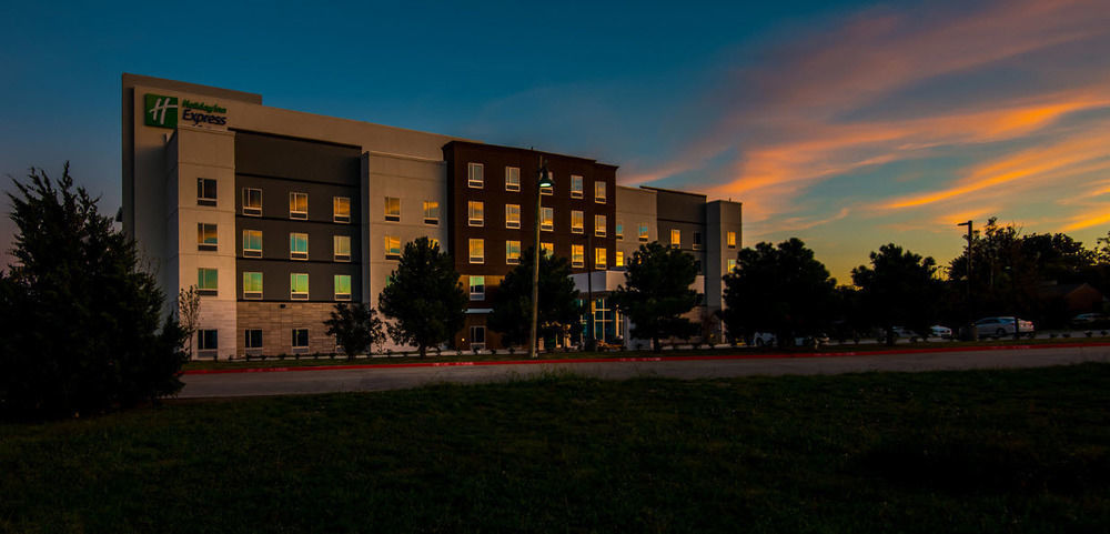 Holiday Inn Express & Suites Garland E - Lake Hubbard I30 By Ihg Екстериор снимка